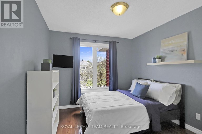 28277167/484-meadowbreeze-drive/emerald-meadowstrailwest/ottawa/ontario/K2M2T6_21