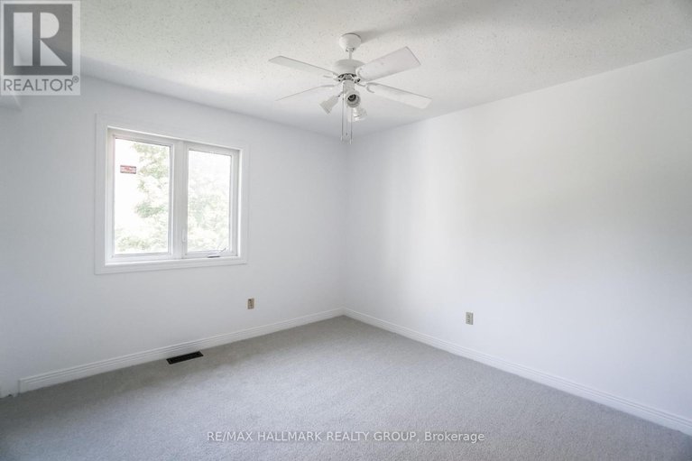 28925321/1020-grenon-avenue/fairfield-heights/ottawa/ontario/K2B8L8_31