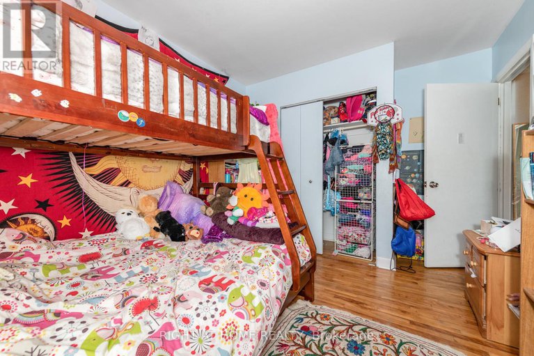 28537509/2421-iris-street/parkway-park/ottawa/ontario/K2C1C7_26