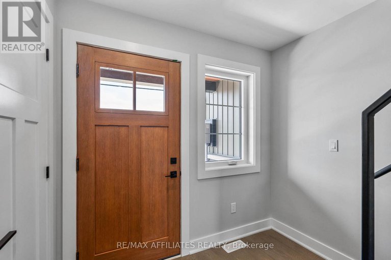 28695215/19b-dundas-street/iroquois/south-dundas/ontario/K0E1K0_3