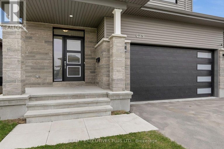 29673656/429-sterling-avenue/clarencerockland-twp/clarence-rockland/ontario/K4K0M5_2