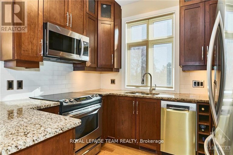 29679100/10-800-melwood-avenue/mckellar-heightsglabar-park/ottawa/ontario/K2A3C3_9