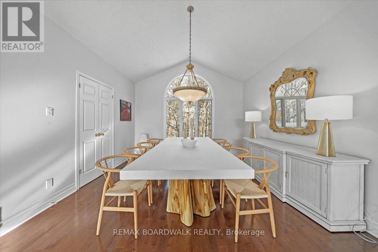 29312529/1367-talcy-crescent/fallingbrookridgemount/ottawa/ontario/K4A3C4_11