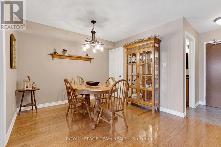 29357377/205-398-van-buren-street/kemptville/north-grenville/ontario/K0G1J0_16