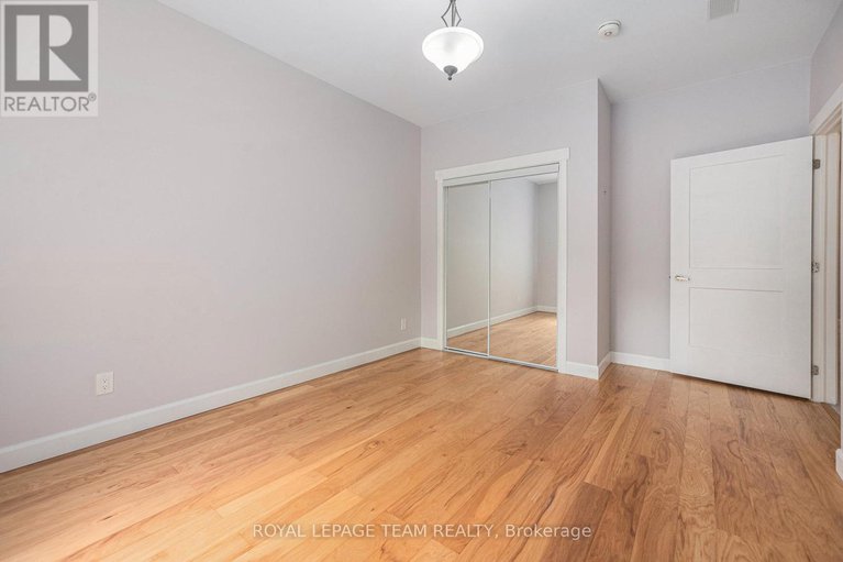 28579914/4517-roger-stevens-drive/rideau-twp-south-to-roger-stevens-drive/ottawa/ontario/K7A4S6_27