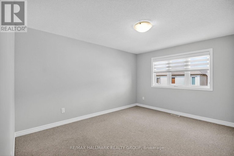 28923728/878-kilbirnie-drive/half-moon-bay/ottawa/ontario/K2J6G5_17