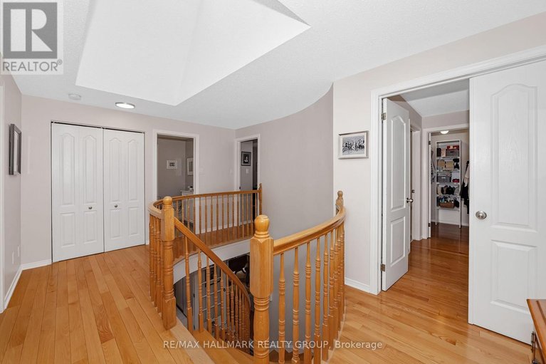 29624952/1850-thornecrest-street/chapel-hill/ottawa/ontario/K1C6K8_35