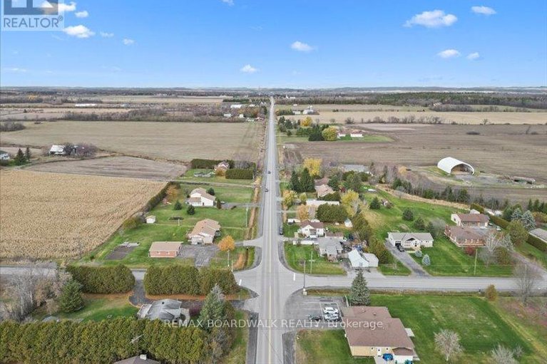 29519849/2462-dunning-road/cumberland-west/ottawa/ontario/K0A3E0_47