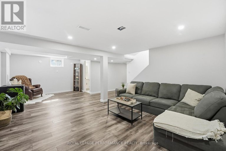 29528377/990-laviolette-street/town-of-rockland/clarence-rockland/ontario/K4K1B9_21