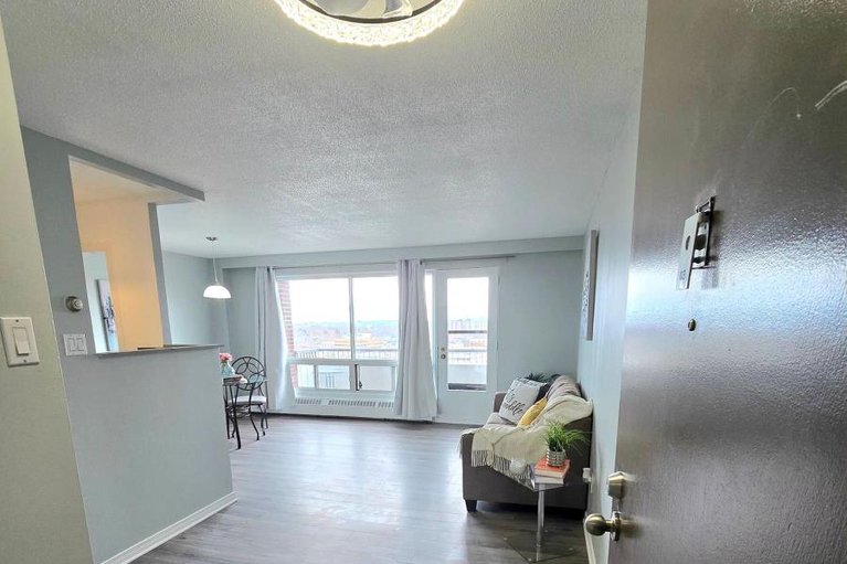 29631803/1113-20-chesterton-drive/borden-farmstewart-farmcarleton-heightsparkwood-hills/ottawa/ontario/K2E6Z7_3