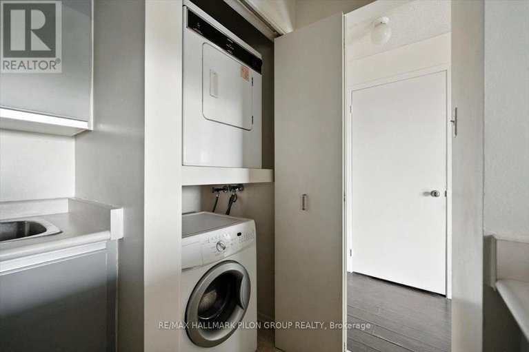 28592354/411-270-brittany-drive/viscount-alexander-park/ottawa/ontario/K1K4M3_9
