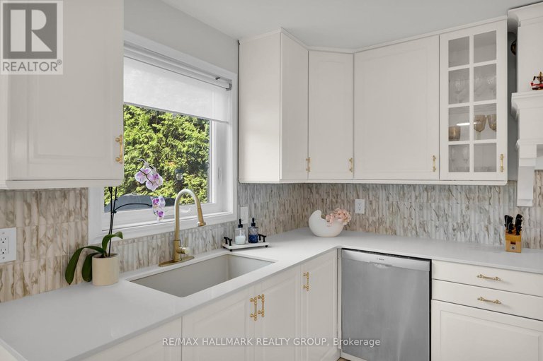28625672/16-allenby-road/morgans-grantsouth-march/ottawa/ontario/K2K2H2_16