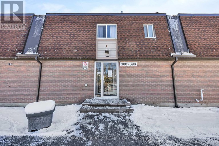 29181830/67-392-garden-glen-private/meadowlandscrestview/ottawa/ontario/K2G1E4_1