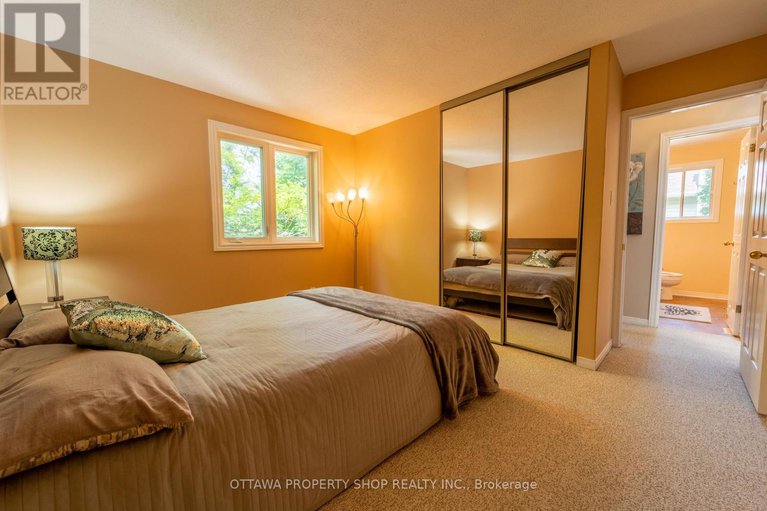 28429385/566-falwyn-crescent-w/fallingbrookridgemount/ottawa/ontario/K4A2A4_28