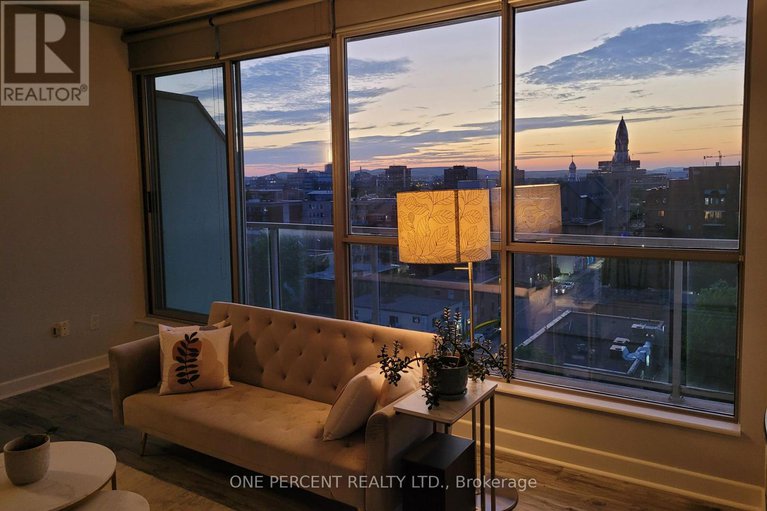28529124/904-180-york-street/lower-townbyward-market/ottawa/ontario/K1N1J6_24