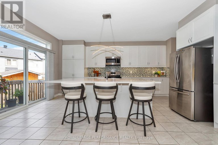 28871185/16-sweetbay-circle/stittsville-north/ottawa/ontario/K2S0W8_6