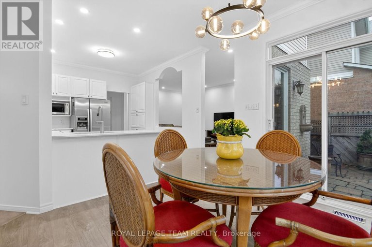 29471661/3113-apple-hill-drive-s/upper-hunt-club/ottawa/ontario/K1T3Z2_23