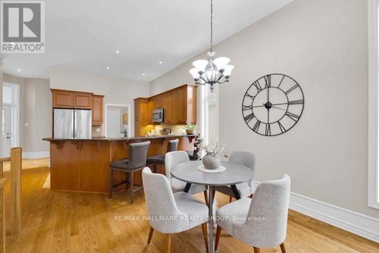 29577817/155-royal-landing-gate/north-grenville-twp-kemptville-south/north-grenville/ontario/K0G1J0_15