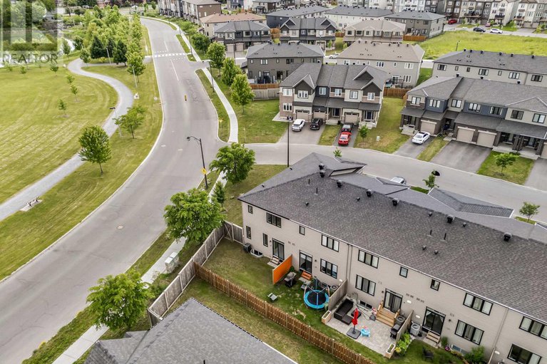 28488850/833-dynasty-street/avalon-east/ottawa/ontario/K4A4T7_8
