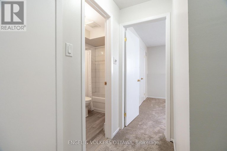 28138585/1504-tanguay-court/katimavik/ottawa/ontario/K2L3X8_19