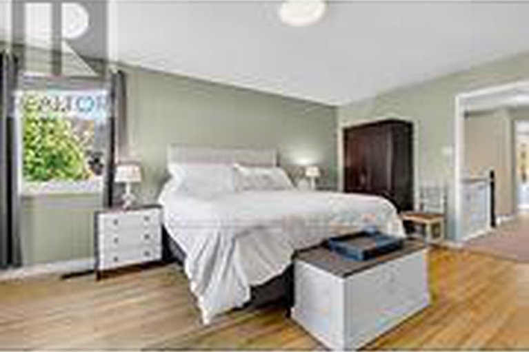 28946119/108-landover-crescent/emerald-meadowstrailwest/ottawa/ontario/K2M2W4_17
