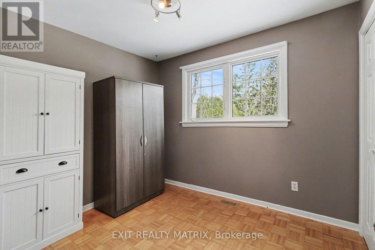 29356025/4603-anderson-road-e/carlsbad-springs/ottawa/ontario/K0A1K0_16