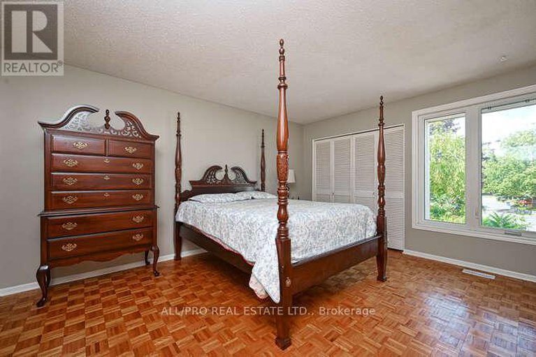 28728482/56-jackson-court/beaverbrook/ottawa/ontario/K2K1B7_13