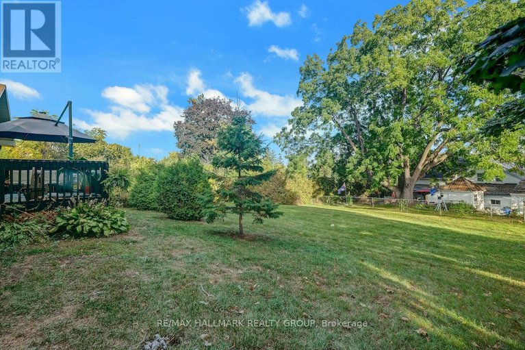 28915489/20-hilltop-crescent-s/kemptville/north-grenville/ontario/K0G1J0_31