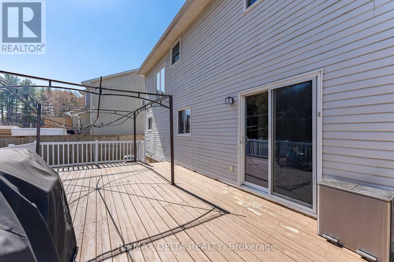 28376418/271-bonavista-street/town-of-rockland/clarence-rockland/ontario/K4K1N8_39