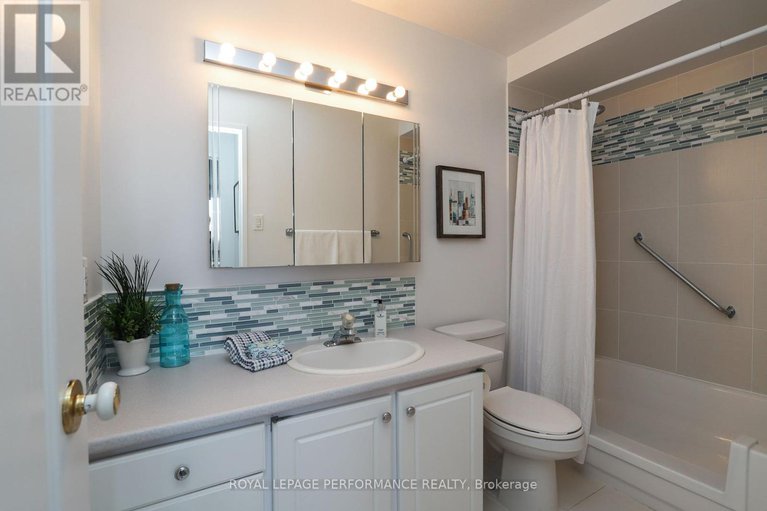 28505384/1002-1171-ambleside-drive/woodroffe/ottawa/ontario/K2B8G6_21