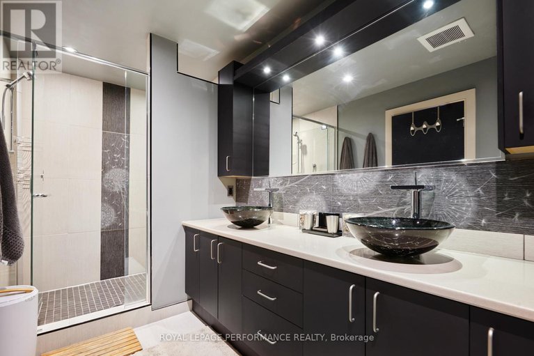 28723309/805-kingsmere-avenue/mckellar-heightsglabar-park/ottawa/ontario/K2A3J8_22