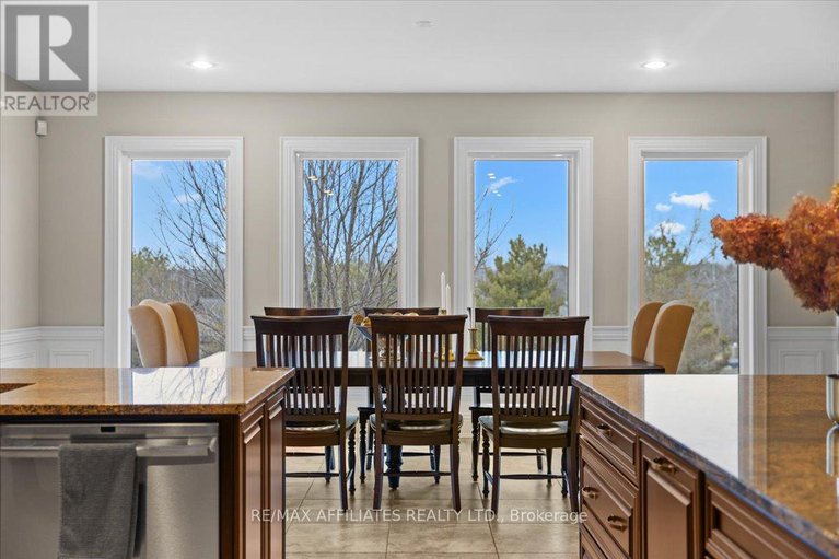 28568193/1530-creagan-court/cumberland-estates/ottawa/ontario/K4C0A5_25