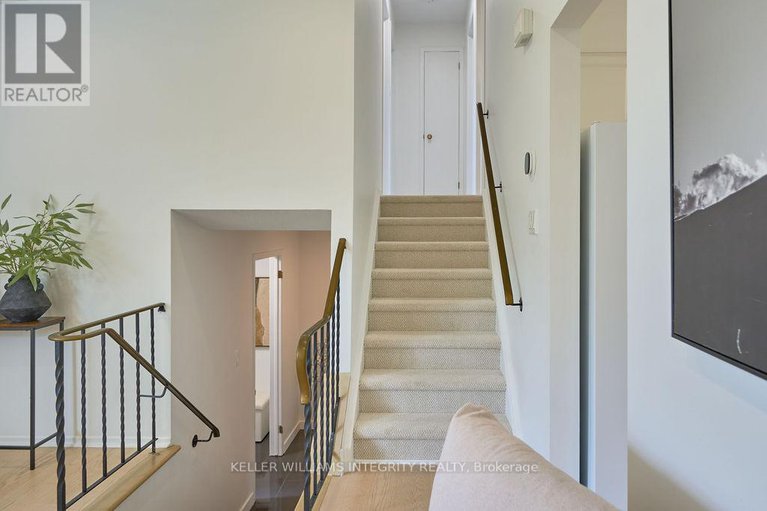 28490923/77-seabrooke-drive/glencairnhazeldean/ottawa/ontario/K2L2K4_29