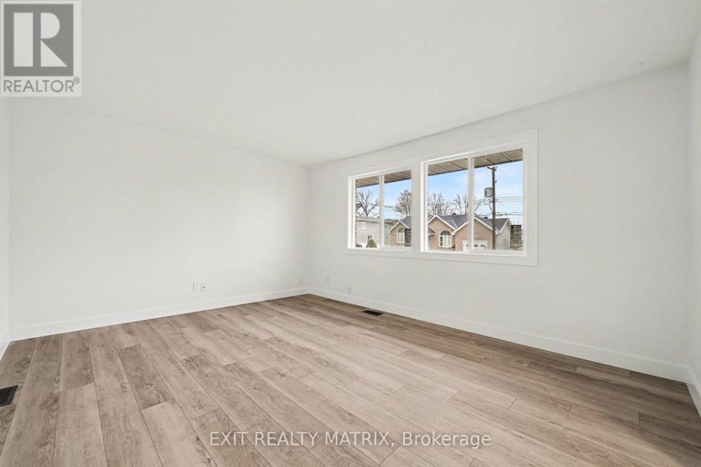 29672534/1740-saint-laurent-street/town-of-rockland/clarence-rockland/ontario/K4K1C2_22