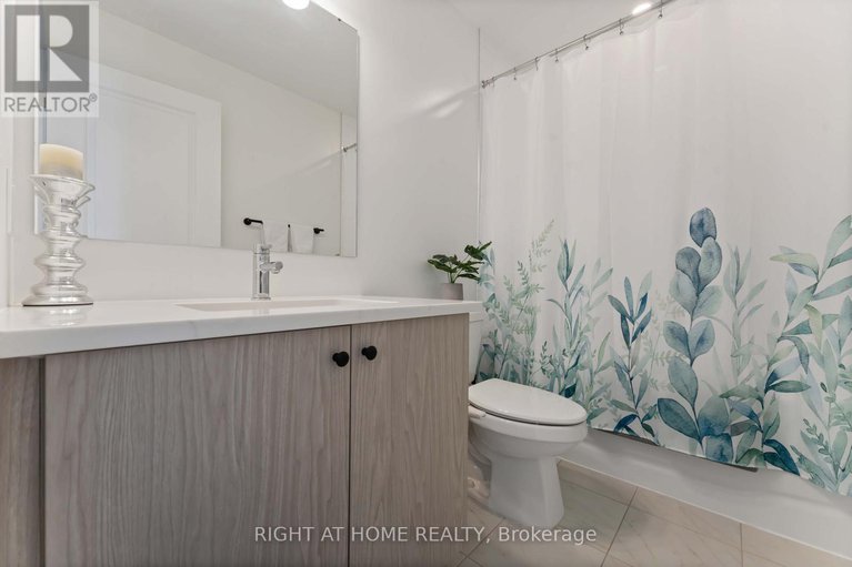 29417771/b-380-rolling-meadow-crescent/mer-bleuebradley-estatesanderson-park/ottawa/ontario/K1W0S1_15