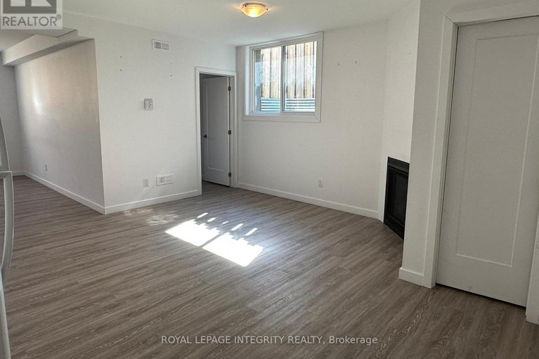 28968738/a-b-247-granville-street/vanier/ottawa/ontario/K1L6Z3_20