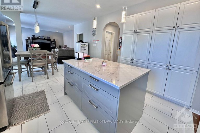 28928765/103-columbia-avenue/hunt-club/ottawa/ontario/K1V1Z3_26