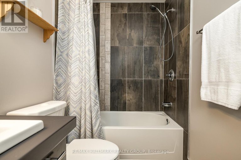 28347410/87-cobblestone-drive/village-of-russell/russell/ontario/K4R0B2_30