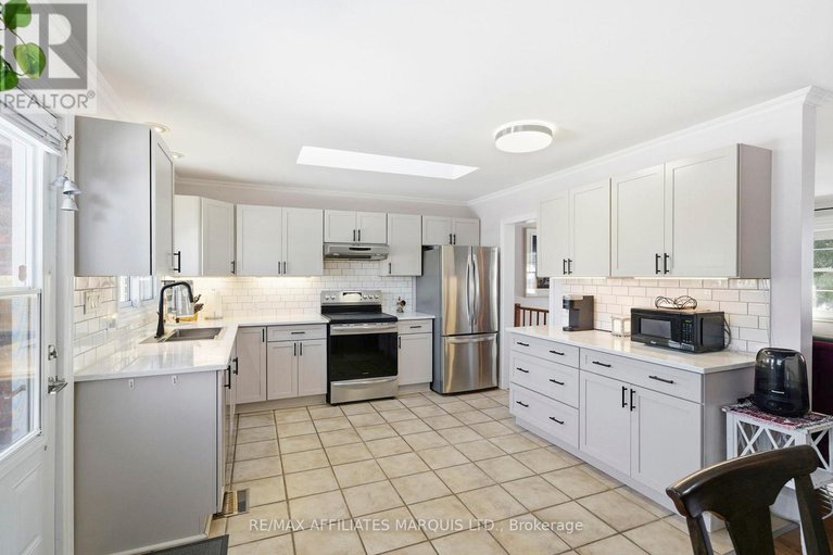 29323072/21-spruce-street/ingleside/south-stormont/ontario/K0C1M0_12