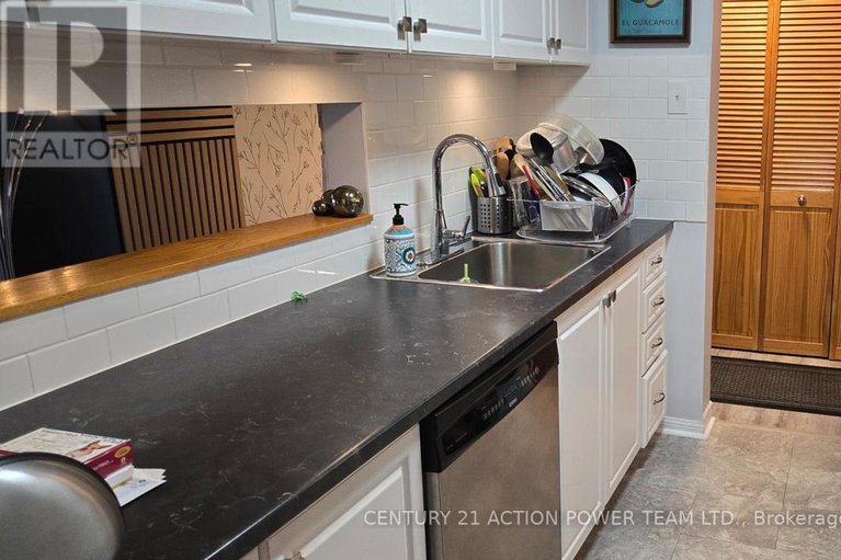 29632846/110-316-savard-avenue/vanier/ottawa/ontario/K1L7S2_12