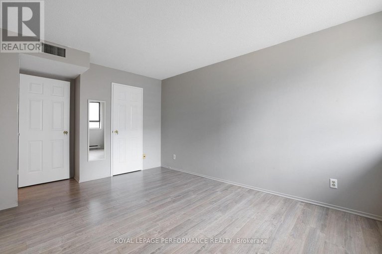 28302489/1701-470-laurier-avenue-w/ottawa-centre/ottawa/ontario/K1R7W9_19