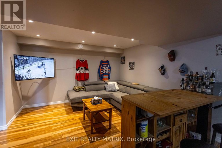 28414498/221-hillpark-high-street/mer-bleuebradley-estatesanderson-park/ottawa/ontario/K1W0B5_34