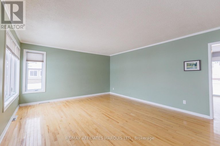 29400104/137-park-avenue/alexandria/north-glengarry/ontario/K0C1A0_11