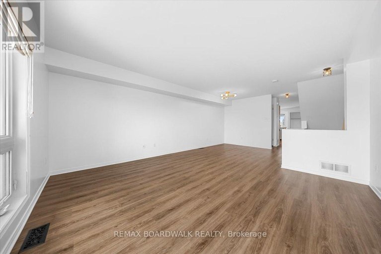 29677917/364-crownridge-drive/emerald-meadowstrailwest/ottawa/ontario/K2M3A4_22