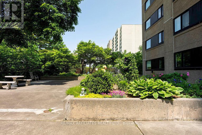 28466299/1705-1195-richmond-road/woodroffe/ottawa/ontario/K2B8E4_45