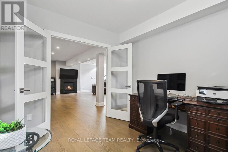 28941277/525-leimerk-court/manotick-village-manotick-estates/ottawa/ontario/K4M0B2_42