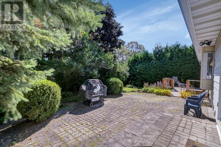 29687415/10-cosburn-avenue/arlington-woods/ottawa/ontario/K2H8A1_30