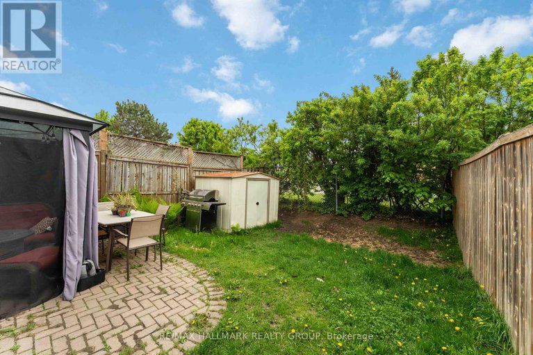 28384628/1532-duplante-avenue/fallingbrookpineridge/ottawa/ontario/K4A3Z2_28