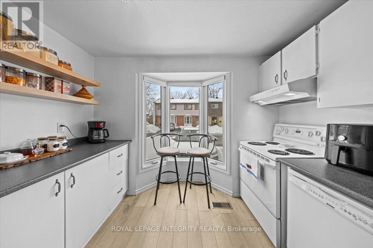 29383476/1196-priory-lane/convent-glen-north/ottawa/ontario/K1C1Z9_4