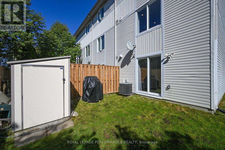 28998984/42-yorkville-street/central-park/ottawa/ontario/K2C4B5_32